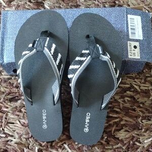 Ampeo Black White Gray Flip Flops Women Size 8 New